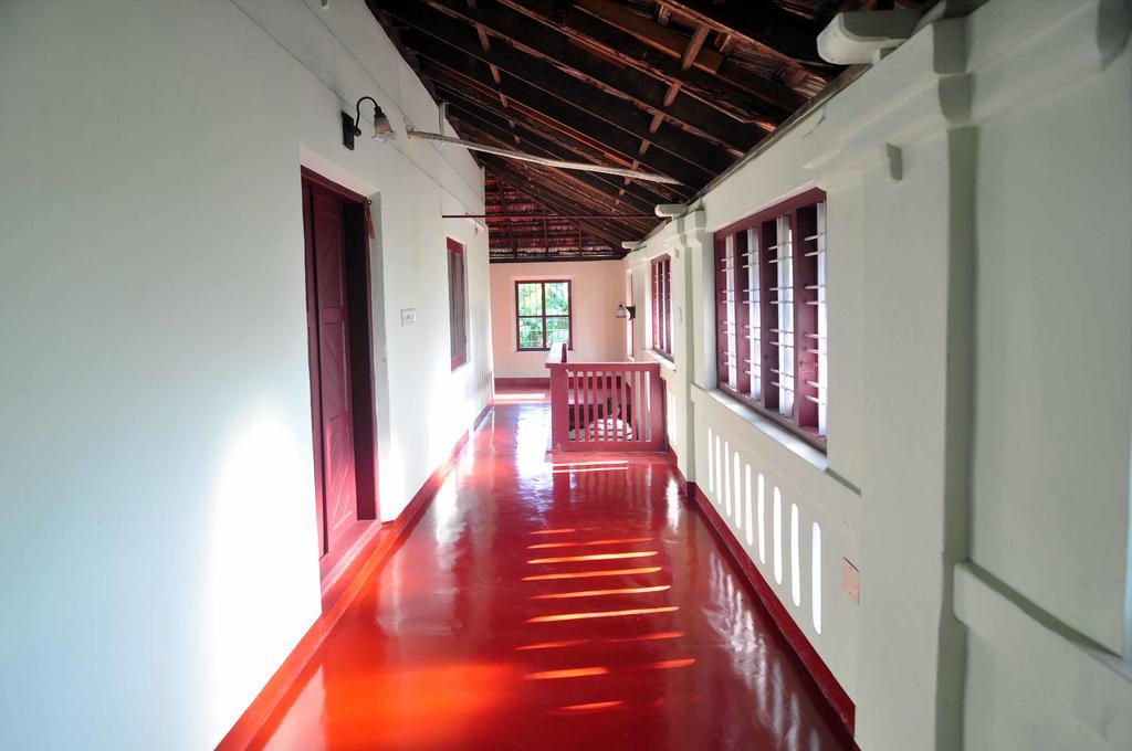 Lake County Heritage Home Kochi Exterior photo